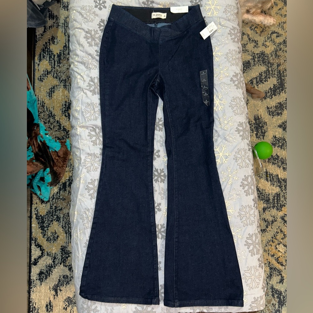 NWT Maurices-Size Small Reg, High Rise, Pull On Flare, Ultimate Stretch Jeans